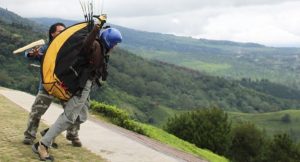 Tips Olahraga Paragliding Bogor