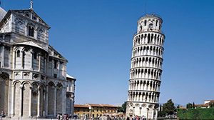 Menara Pisa, Italia