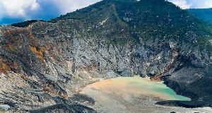 Tangkuban Perahu