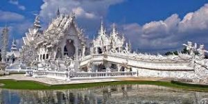 Candi Putih atau Wat Rong Khun-Chiang Rai