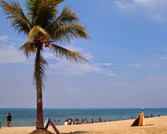 Pantai Karang Bolong Anyer Banten Merupakan Pengikisan