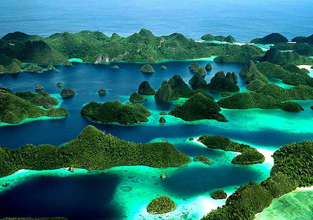 15 Tempat Wisata Di Papua Yang Terkenal - Tempatwisataunik.com