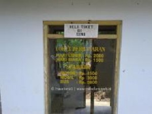 Tempat Penjualan Tiket Air Terjun Songgolangit