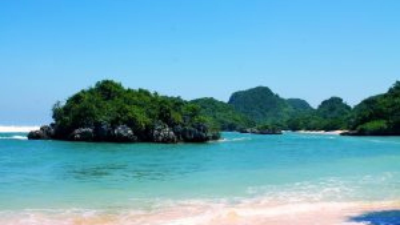 Wisata Pantai Gatra Malang Selatan yang Wajib Dikunjungi Wisata Pantai Gatra Malang Selatan yang Wajib Dikunjungi
