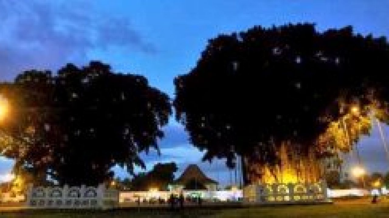 10 Spot Foto Malam Hari Di Solo Yang Menarik 10 Spot Foto Malam Hari Di Solo Yang Menarik