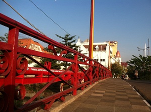 Jembatan Merah - TempatWisataUnik.com