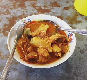 Sop kikil sapi - TempatWisataUnik.com