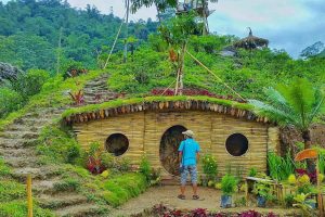 rumah hobbit lembah semilir
