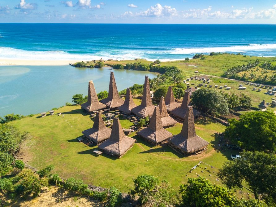 9 Wisata Pantai Di Sumba Dengan Pemandangan Yang Ciamik ...