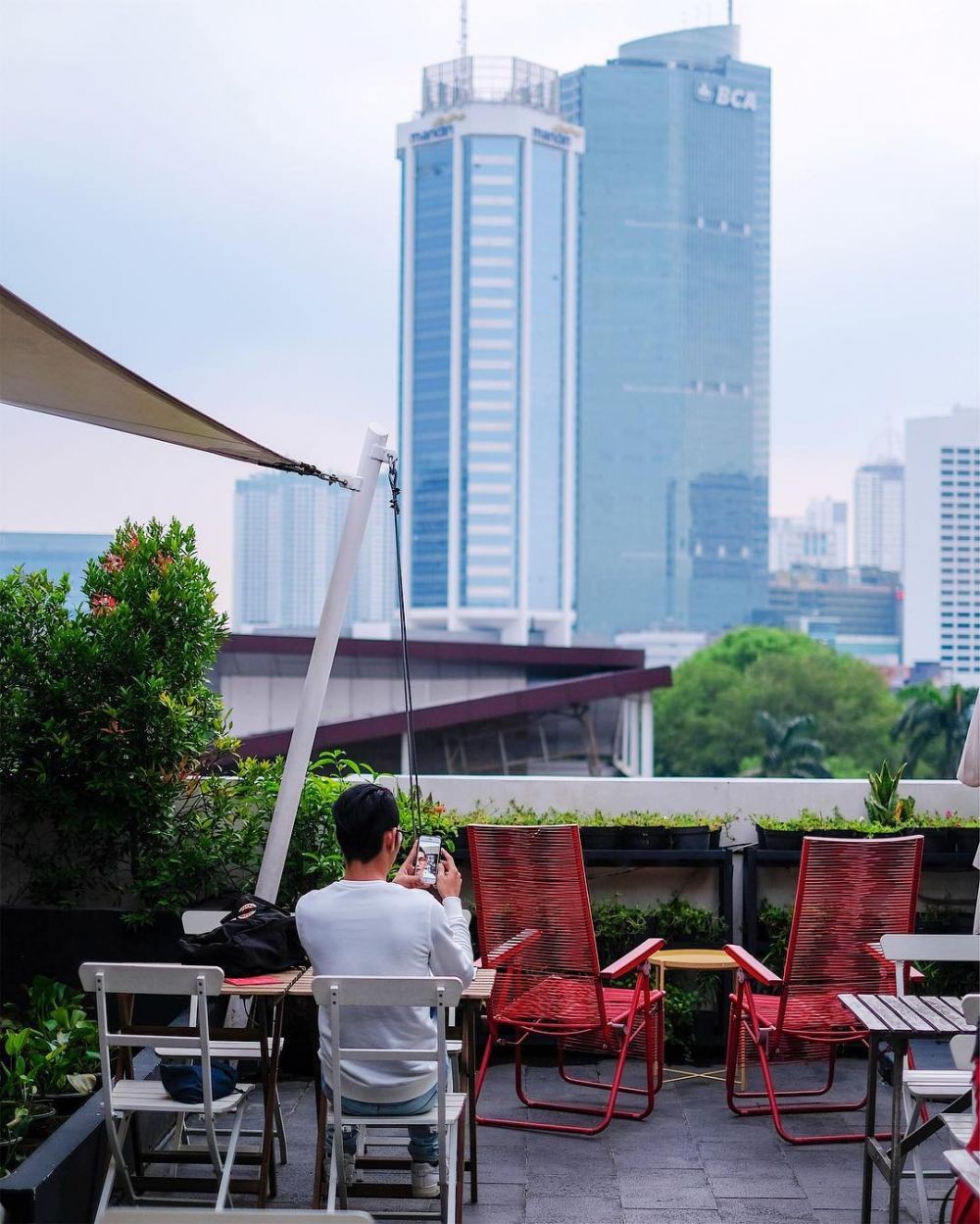 hotel dengan cafe rooftop di Jakarta 5 - TempatWisataUnik.com