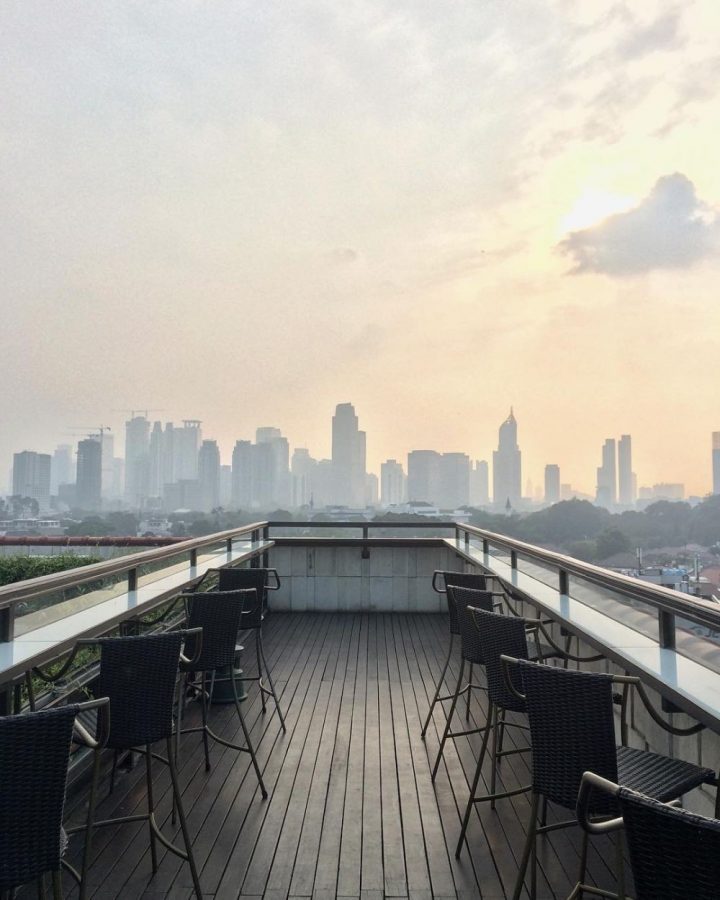 hotel dengan cafe rooftop di Jakarta 6 - TempatWisataUnik.com