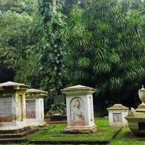 Makam Belanda, Kebun Raya Bogor (Tempat wisata angker di Bogor)